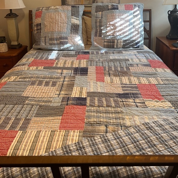 Pottery Barn Kids Other - Pottery Barn kids queen size quilt + 2 Shams